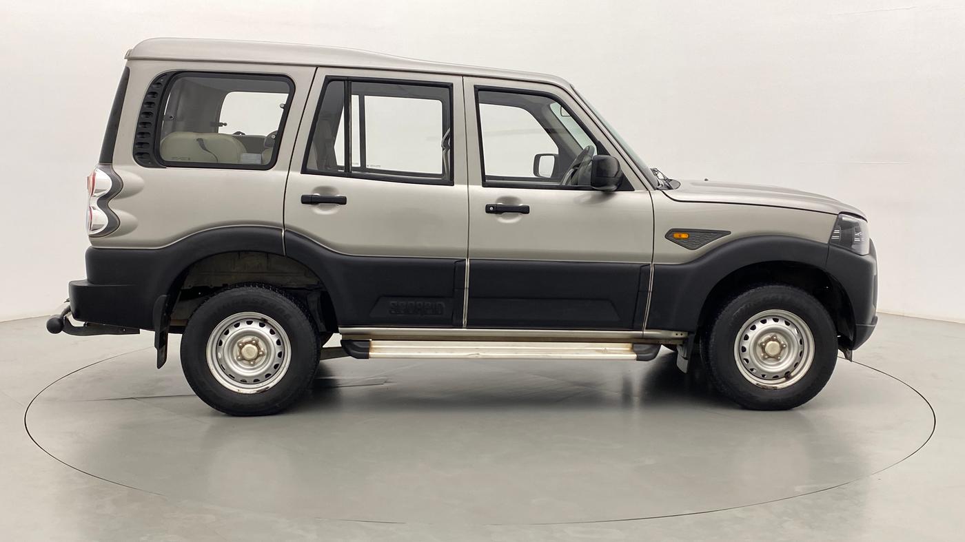 2015 Mahindra Scorpio S2, Diesel, Manual, 52,922 km, Right Side View