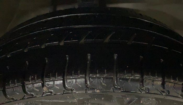 2016 Maruti Alto K10 VXI AMT, Petrol, Automatic, 50,200 km, Right Front Tyre Tread