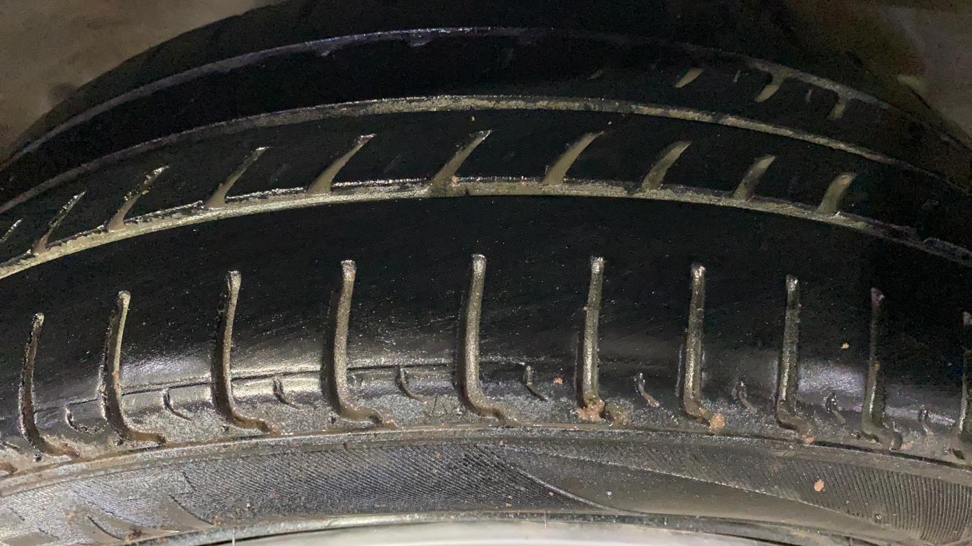 2016 Maruti Alto K10 VXI AMT, Petrol, Automatic, 50,214 km, Left Front Tyre Tread