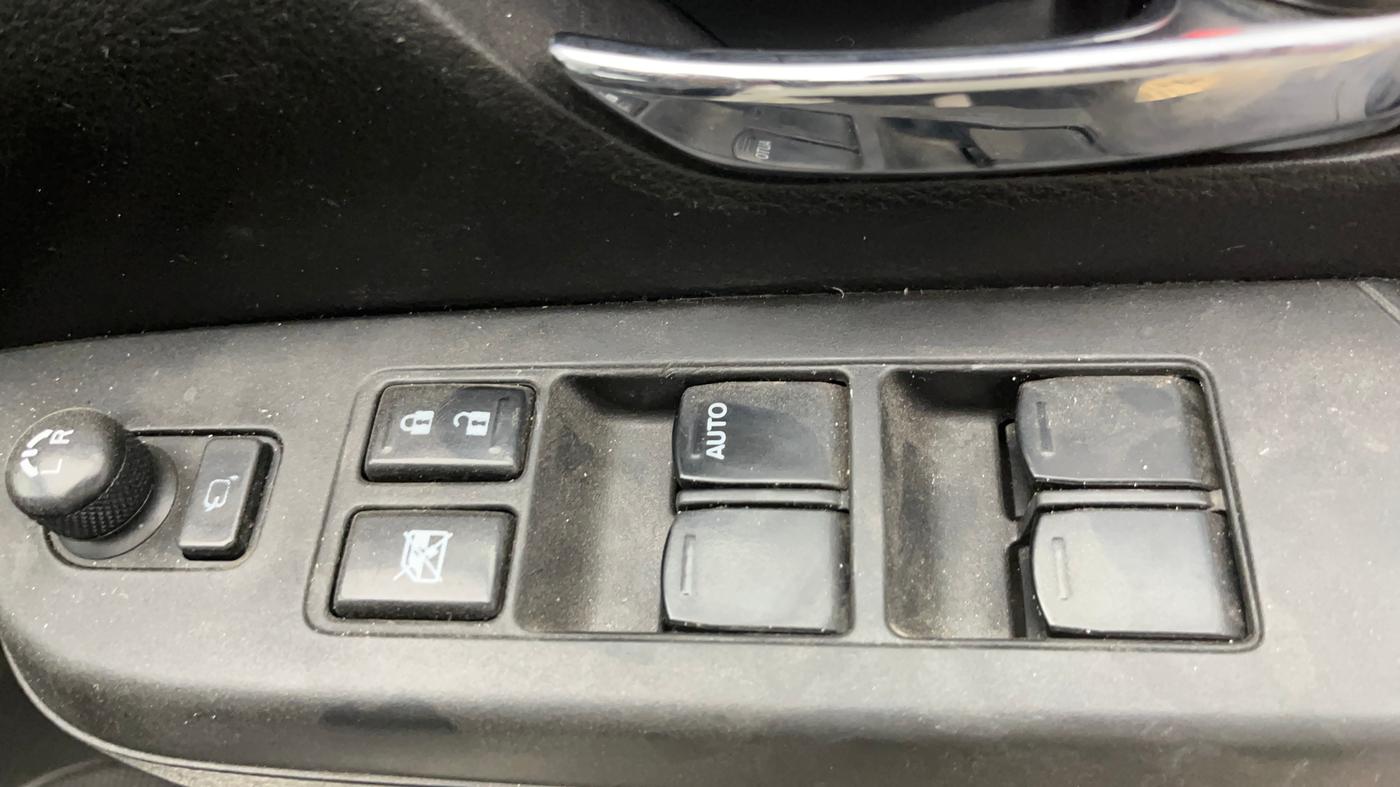 2022 Maruti XL6 ZETA MT, Petrol, Manual, 85,729 km, Driver Side Door Panels Control