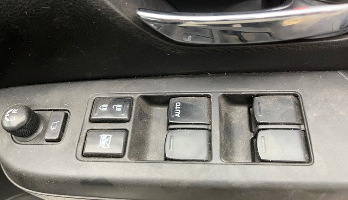 2022 Maruti XL6 ZETA MT, Petrol, Manual, 85,729 km, Driver Side Door Panels Control