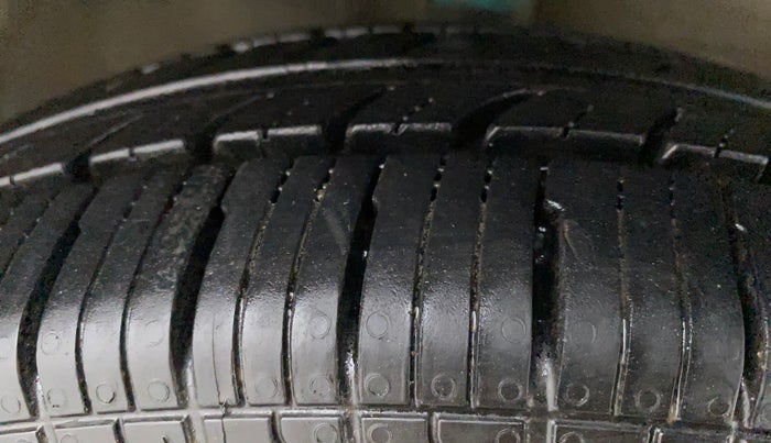 2014 Maruti Wagon R 1.0 LXI CNG, CNG, Manual, 57,087 km, Right Front Tyre Tread