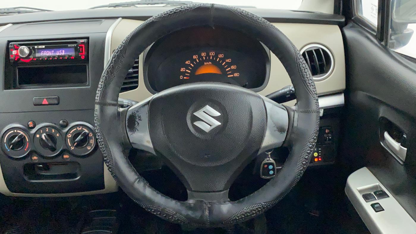 2014 Maruti Wagon R 1.0 LXI CNG, CNG, Manual, 57,087 km, Steering Wheel Close Up