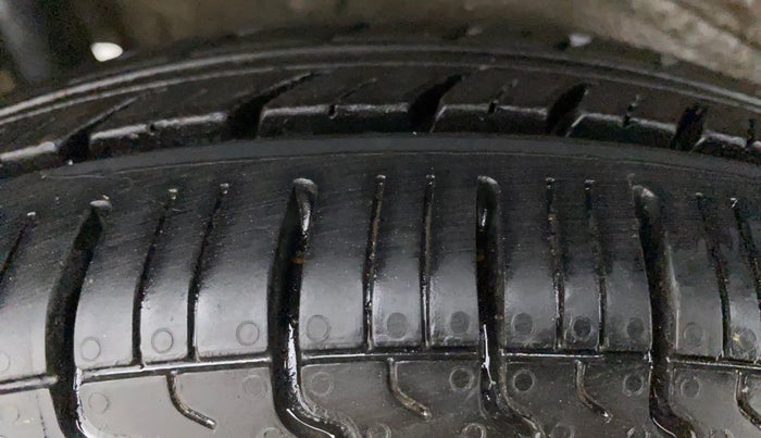 2014 Maruti Wagon R 1.0 LXI CNG, CNG, Manual, 57,087 km, Right Rear Tyre Tread
