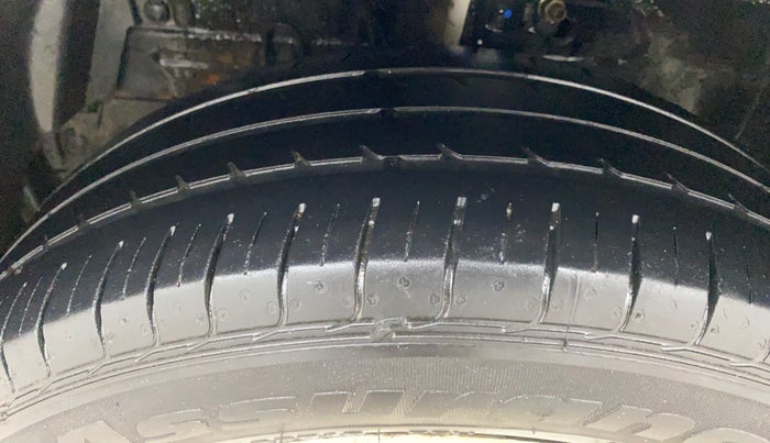 2016 Maruti Swift Dzire ZXI, Petrol, Manual, 78,852 km, Left Front Tyre Tread