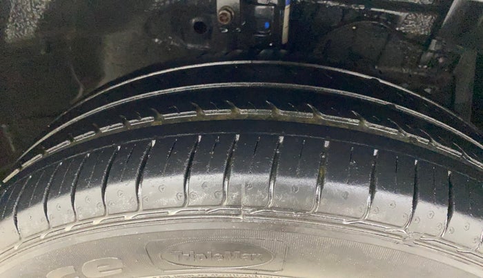 2016 Maruti Swift Dzire ZXI, Petrol, Manual, 78,852 km, Right Front Tyre Tread