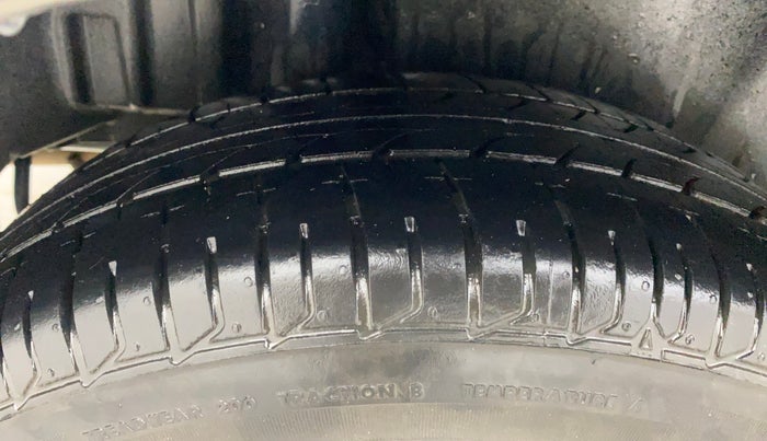 2016 Maruti Swift Dzire ZXI, Petrol, Manual, 78,852 km, Right Rear Tyre Tread