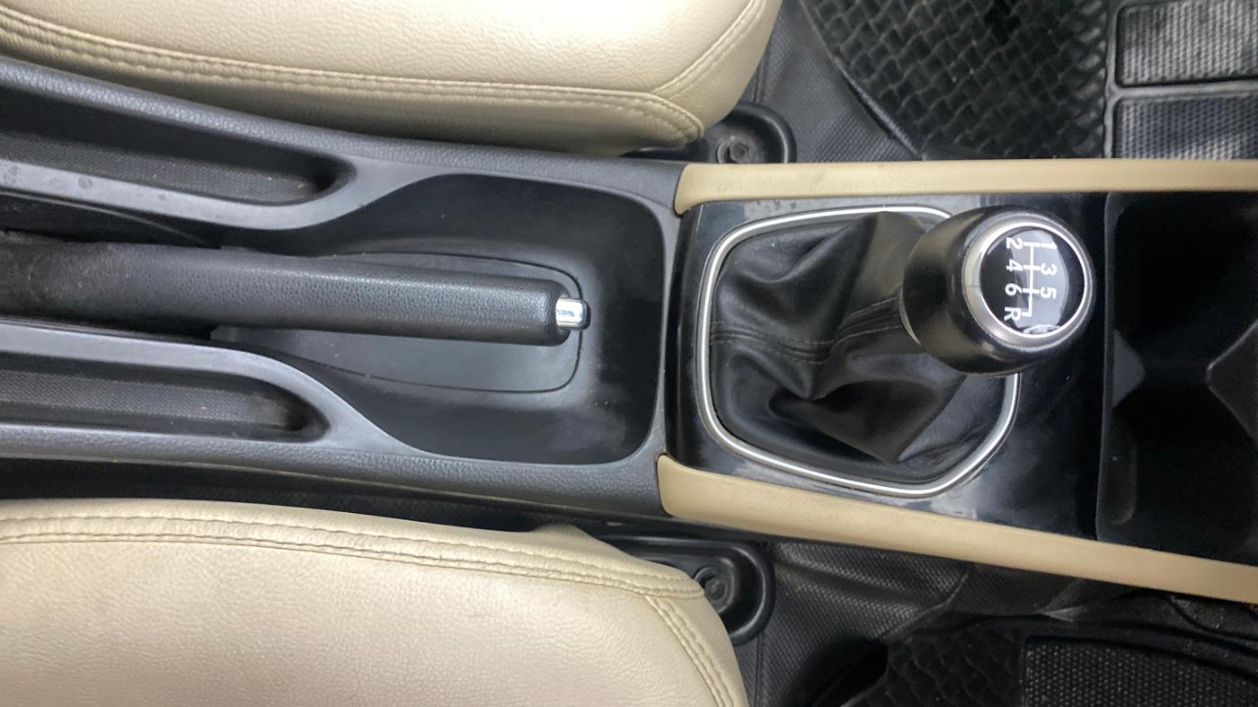 2022 Honda City 1.5L I-DTEC V, Diesel, Manual, 72,353 km, Gear Lever