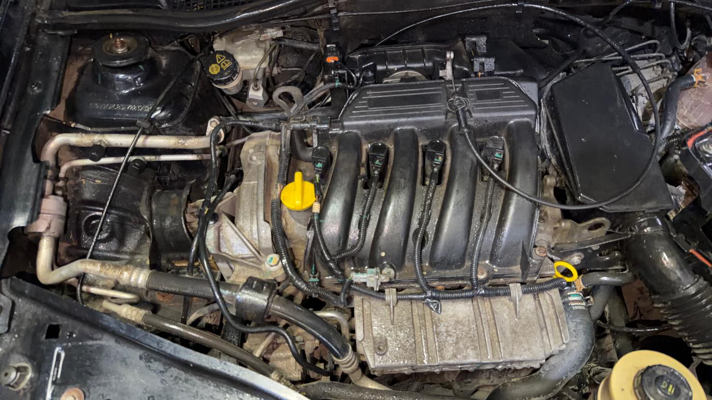2014 Renault Duster RXL PETROL, Petrol, Manual, 78,303 km, Engine View - Right