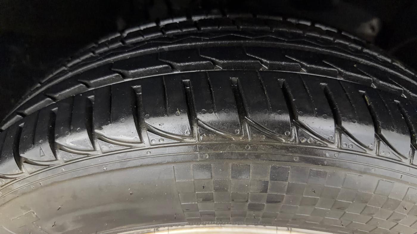 2014 Renault Duster RXL PETROL, Petrol, Manual, 78,303 km, Right Front Tyre Tread
