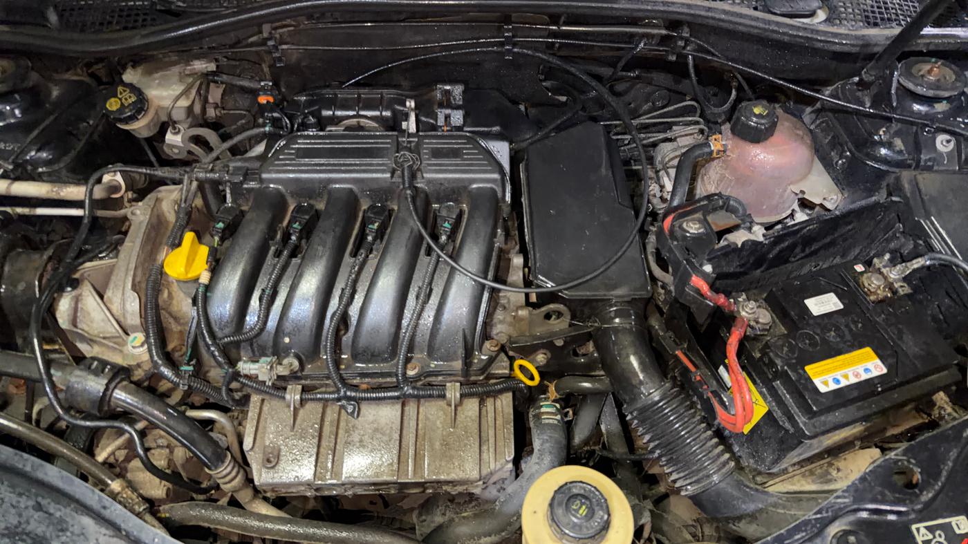 2014 Renault Duster RXL PETROL, Petrol, Manual, 78,303 km, Engine View