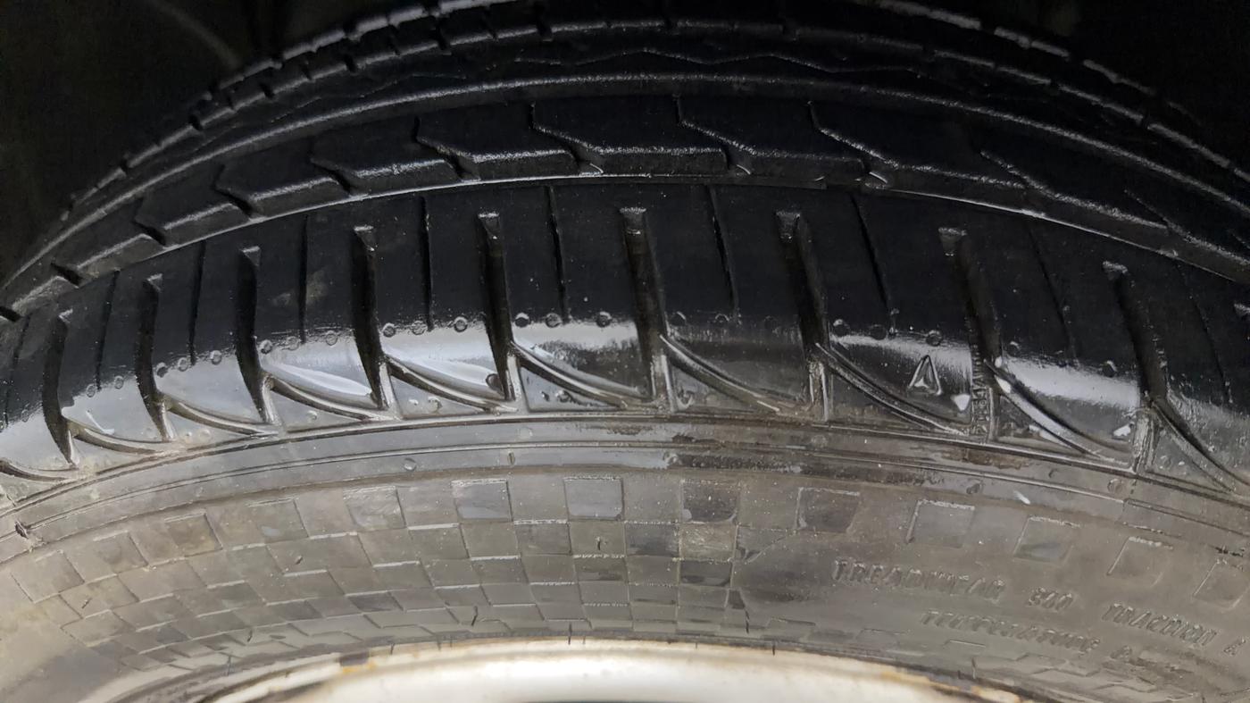 2014 Renault Duster RXL PETROL, Petrol, Manual, 78,303 km, Left Front Tyre Tread