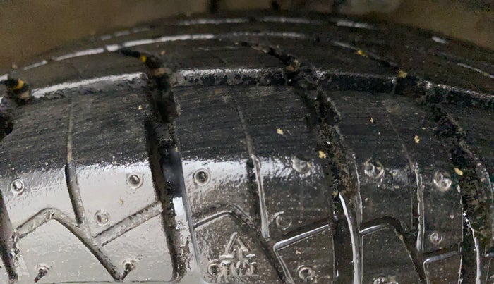 2014 Maruti Alto 800 LXI CNG, CNG, Manual, 89,296 km, Right Front Tyre Tread