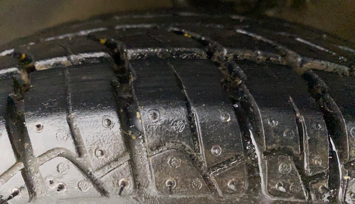 2014 Maruti Alto 800 LXI CNG, CNG, Manual, 89,296 km, Left Front Tyre Tread