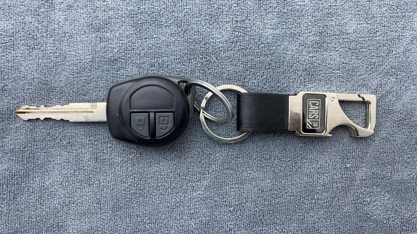 2013 Maruti Swift Dzire VXI 1.2 BS IV, Petrol, Manual, 64,063 km, Key Close Up
