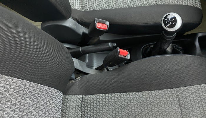 2011 Maruti Wagon R 1.0 LXI, Petrol, Manual, 1,15,218 km, Gear Lever