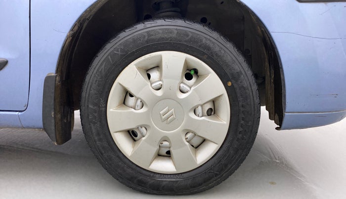 2011 Maruti Wagon R 1.0 LXI, Petrol, Manual, 1,15,218 km, Right Front Wheel