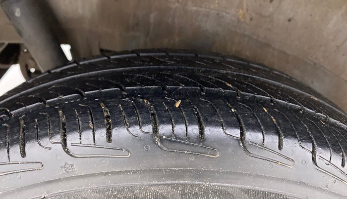 2011 Maruti Wagon R 1.0 LXI, Petrol, Manual, 1,15,218 km, Right Rear Tyre Tread