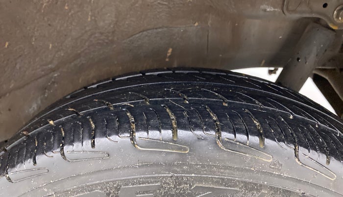 2011 Maruti Wagon R 1.0 LXI, Petrol, Manual, 1,15,218 km, Left Rear Tyre Tread