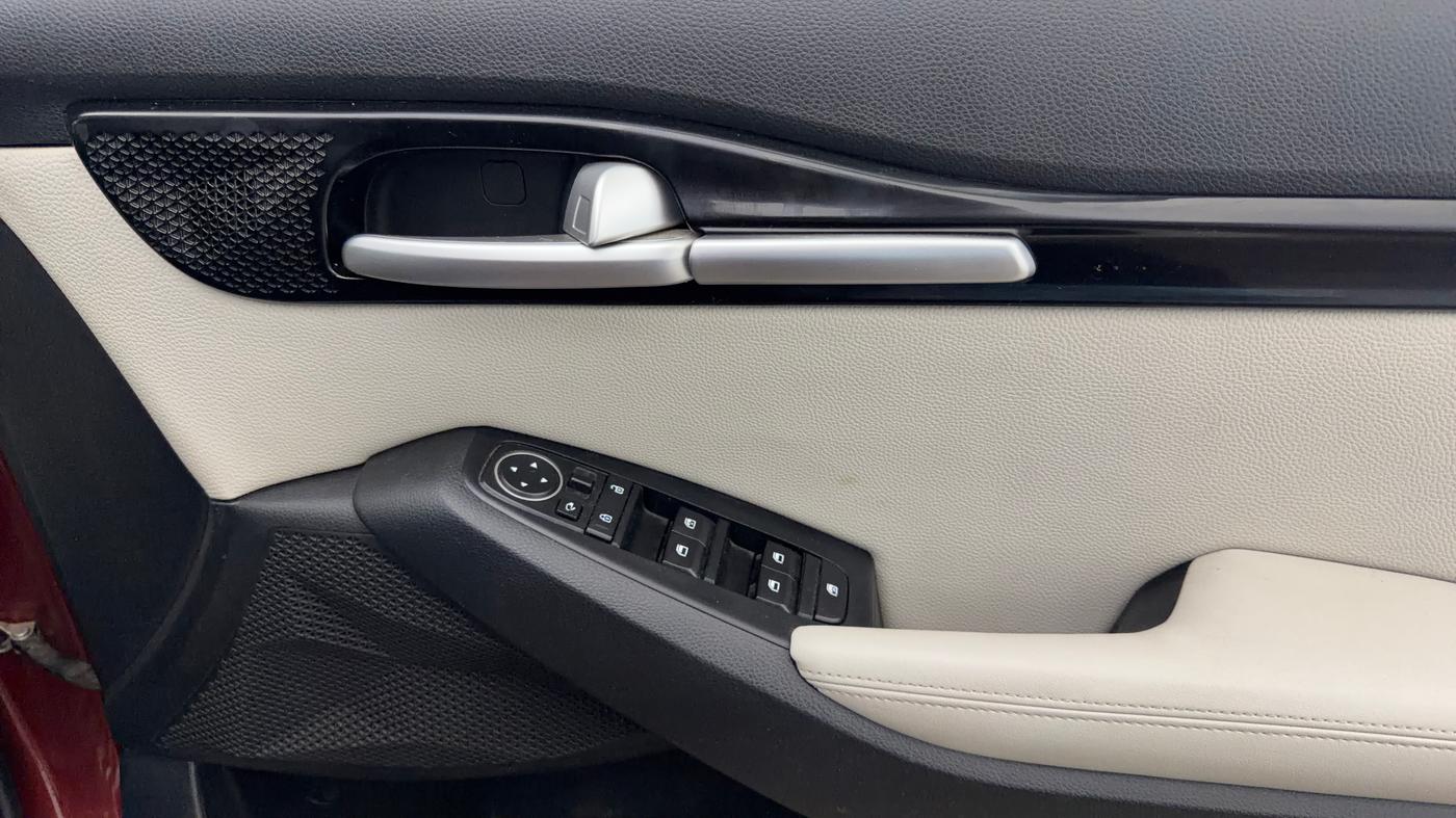 2022 KIA SELTOS HTX 1.5 PETROL, Petrol, Manual, 83,404 km, Driver Side Door Panels Control