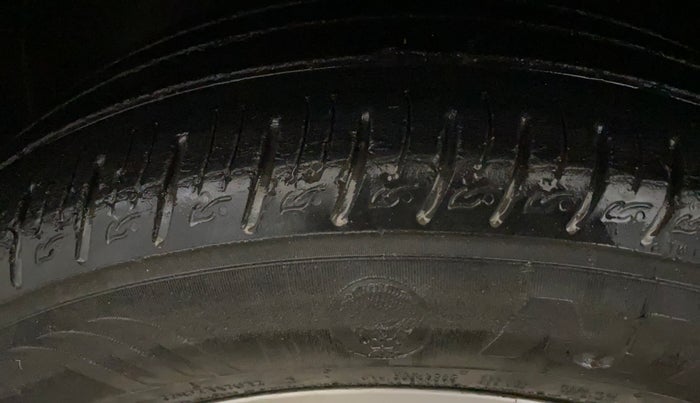 2020 KIA SONET HTK PLUS 1.0 IMT, Petrol, Manual, 76,349 km, Left Front Tyre Tread