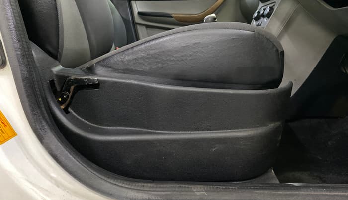 2017 Tata Tiago XE PETROL, Petrol, Manual, 81,993 km, Driver Side Adjustment Panel