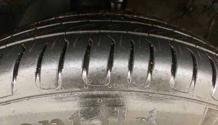 2022 KIA SONET X LINE 1.5 AT, Diesel, Automatic, 63,992 km, Left Front Tyre Tread