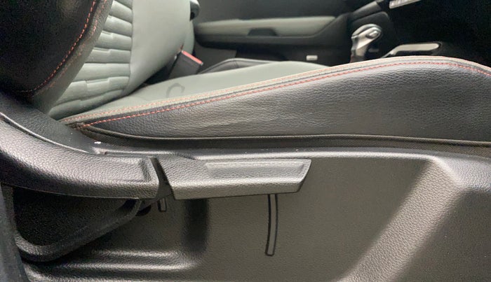 2022 KIA SONET X LINE 1.5 AT, Diesel, Automatic, 63,992 km, Driver Side Adjustment Panel