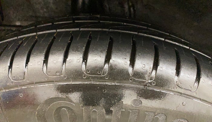 2022 KIA SONET X LINE 1.5 AT, Diesel, Automatic, 63,992 km, Right Rear Tyre Tread