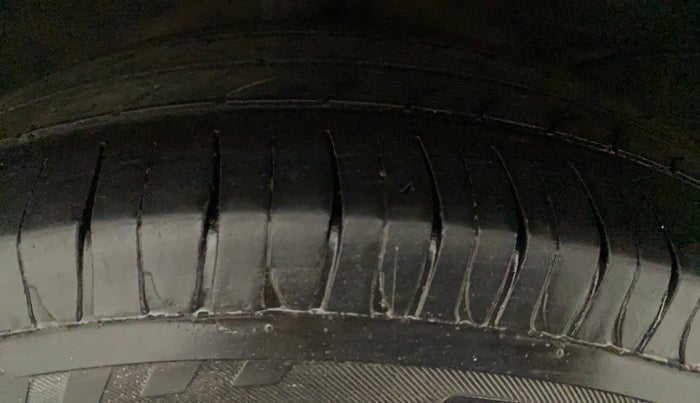 2018 Hyundai NEW SANTRO SPORTZ CNG, CNG, Manual, 1,25,956 km, Right Front Tyre Tread