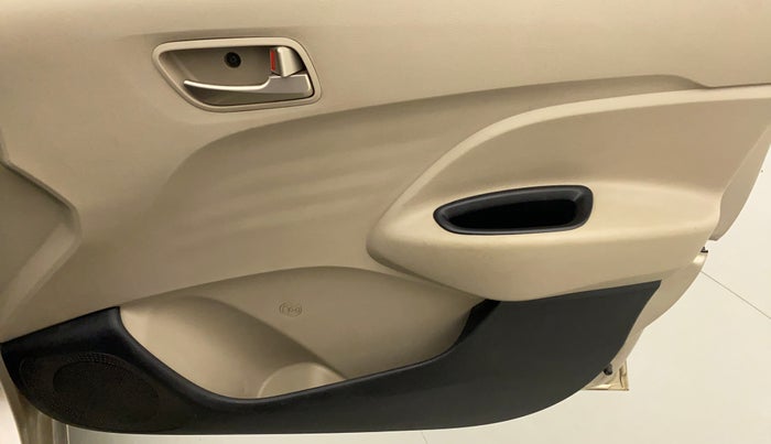 2018 Hyundai NEW SANTRO SPORTZ CNG, CNG, Manual, 1,25,956 km, Driver Side Door Panels Control