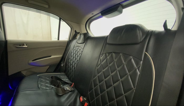 2018 Hyundai NEW SANTRO SPORTZ CNG, CNG, Manual, 1,25,956 km, Right Side Rear Door Cabin