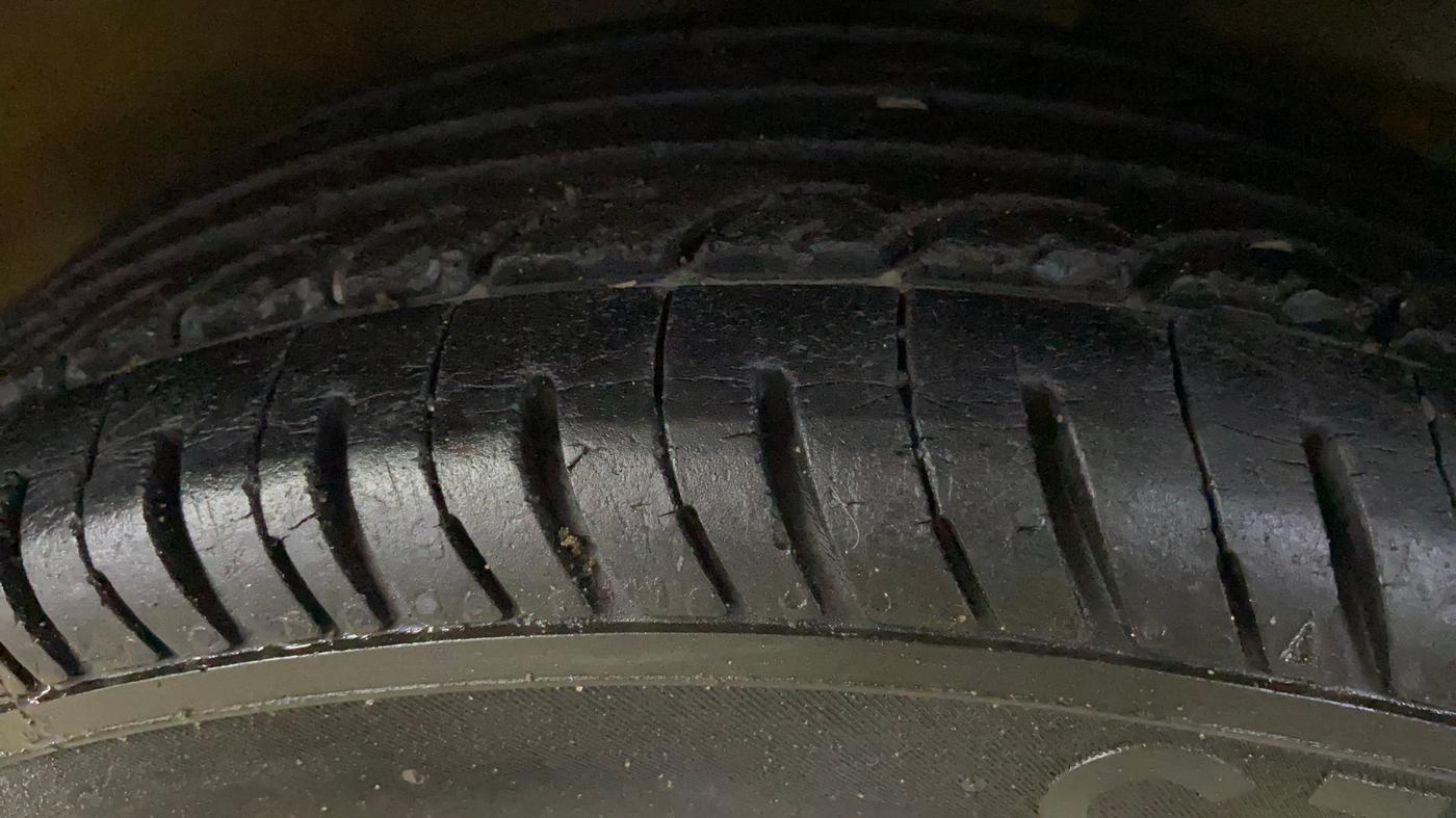 2017 Renault Kwid RXL, Petrol, Manual, 1,06,747 km, Left Rear Tyre Tread