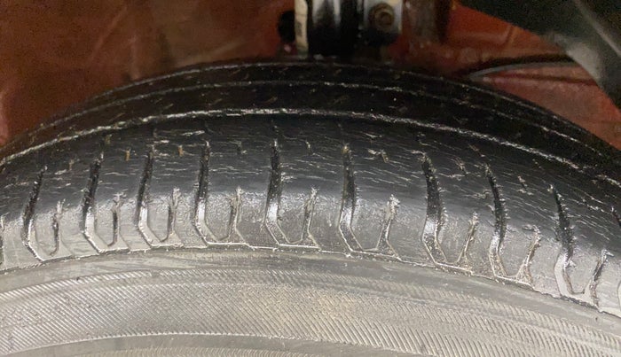 2017 Maruti Dzire VDI, Diesel, Manual, 68,978 km, Right Front Tyre Tread