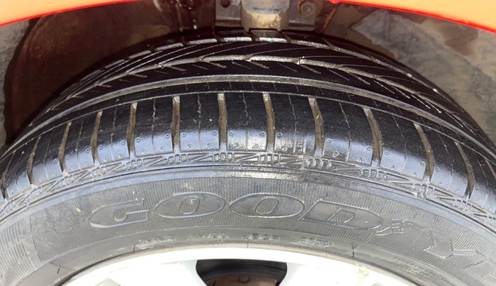 2014 Volkswagen Polo HIGHLINE1.2L, Petrol, Manual, 70,243 km, Right Front Tyre Tread