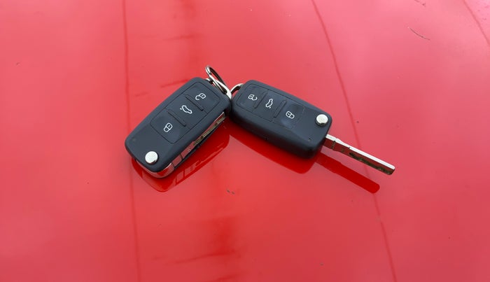 2014 Volkswagen Polo HIGHLINE1.2L, Petrol, Manual, 70,243 km, Key Close Up