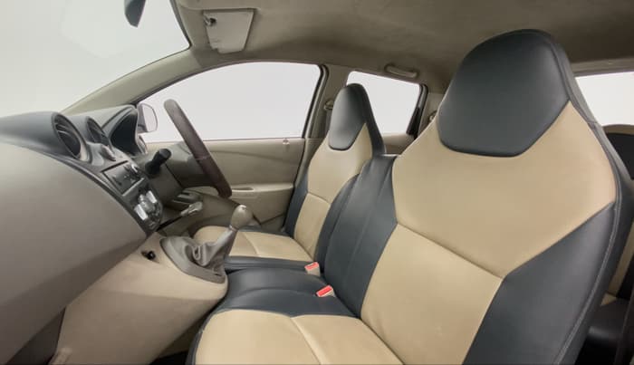 2014 Datsun Go T, Petrol, Manual, 39,307 km, Right Side Front Door Cabin