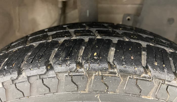 2014 Datsun Go T, Petrol, Manual, 39,307 km, Right Front Tyre Tread