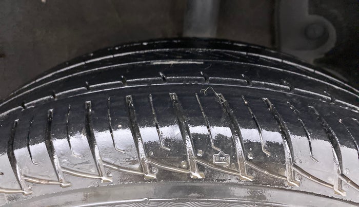 2013 Renault Duster 85 PS RXL DIESEL, Diesel, Manual, 86,799 km, Left Rear Tyre Tread