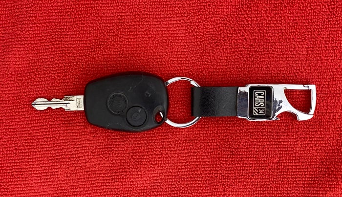 2013 Renault Duster 85 PS RXL DIESEL, Diesel, Manual, 86,799 km, Key Close Up