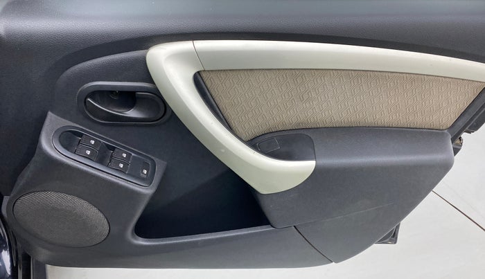 2013 Renault Duster 85 PS RXL DIESEL, Diesel, Manual, 86,799 km, Driver Side Door Panels Control