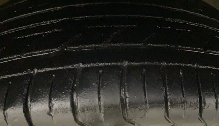 2014 Honda Amaze 1.2L I-VTEC VX, Petrol, Manual, 82,058 km, Right Front Tyre Tread