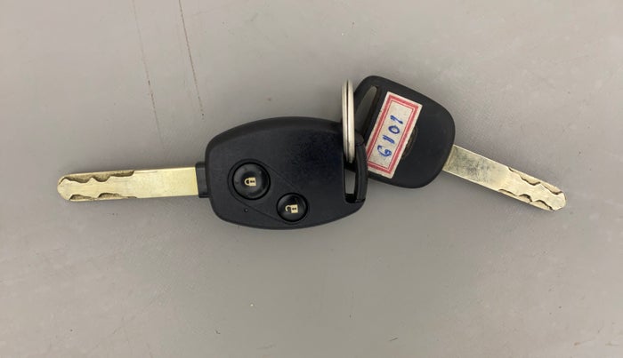 2014 Honda Amaze 1.2L I-VTEC VX, Petrol, Manual, 82,058 km, Key Close Up