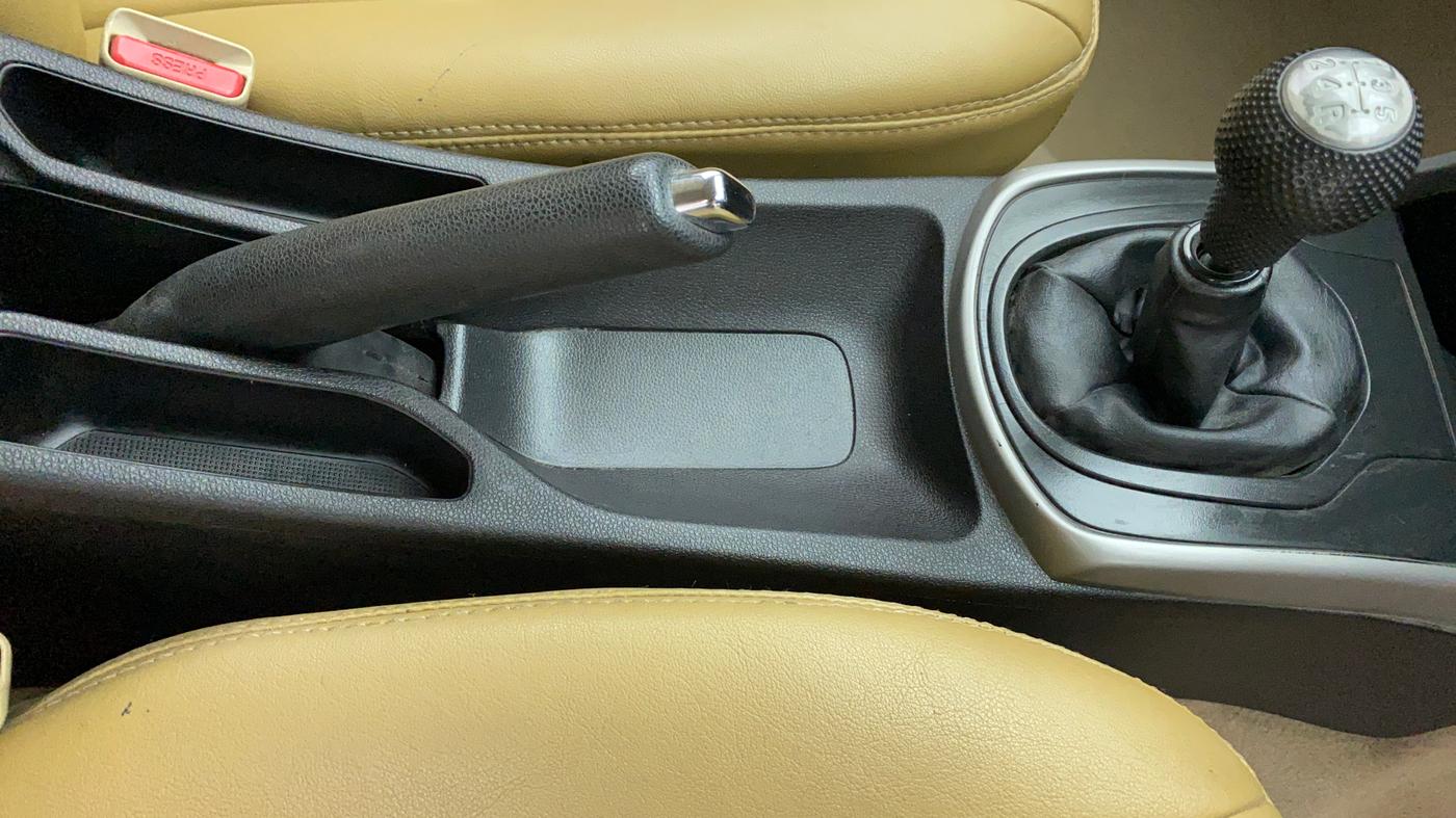 2017 Honda City V MT PETROL, Petrol, Manual, 74,169 km, Gear Lever