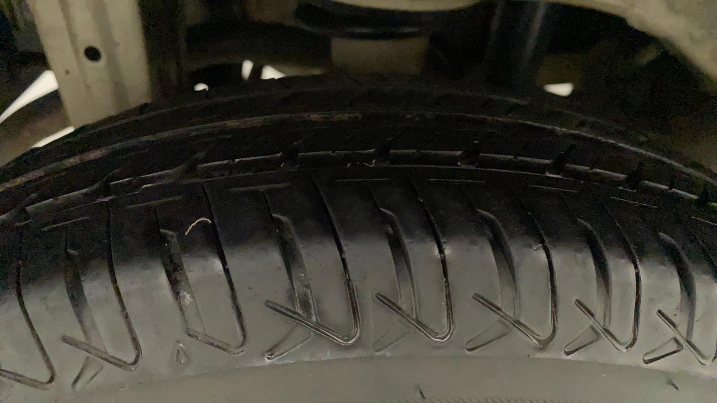 2012 Maruti Alto 800 LXI, Petrol, Manual, 27,138 km, Right Rear Tyre Tread