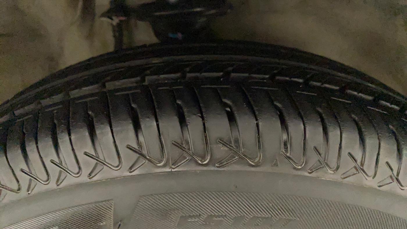2012 Maruti Alto 800 LXI, Petrol, Manual, 27,138 km, Right Front Tyre Tread