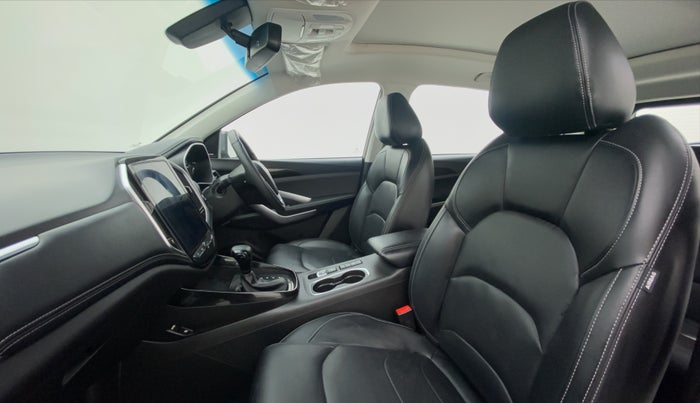 2021 MG HECTOR SHARP CVT, Petrol, Automatic, 8,282 km, Right Side Front Door Cabin
