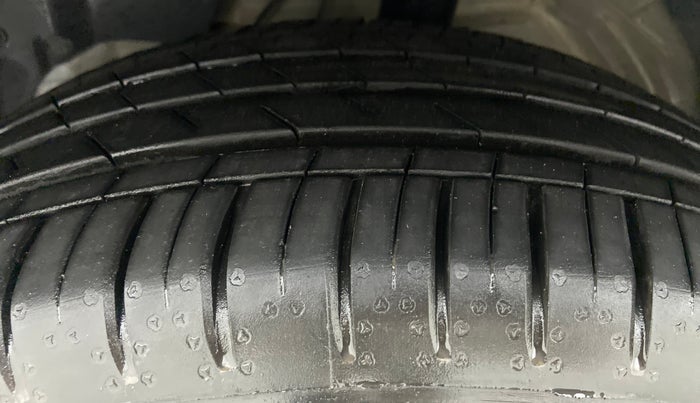 2021 MG HECTOR SHARP CVT, Petrol, Automatic, 8,282 km, Left Front Tyre Tread