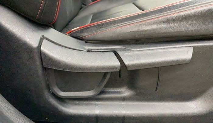 2022 Hyundai NEW I20 Asta (O) 1.0 Turbo DCT Dual Tone, Petrol, Automatic, 44,462 km, Driver Side Adjustment Panel