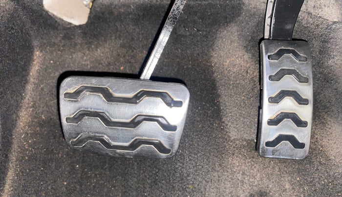 2022 Hyundai NEW I20 Asta (O) 1.0 Turbo DCT Dual Tone, Petrol, Automatic, 44,462 km, Pedals